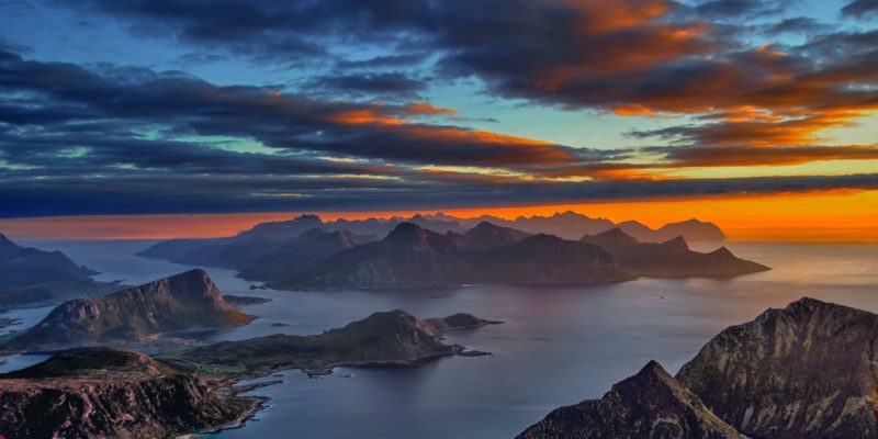 What Island Has Mountains Near an Ocean